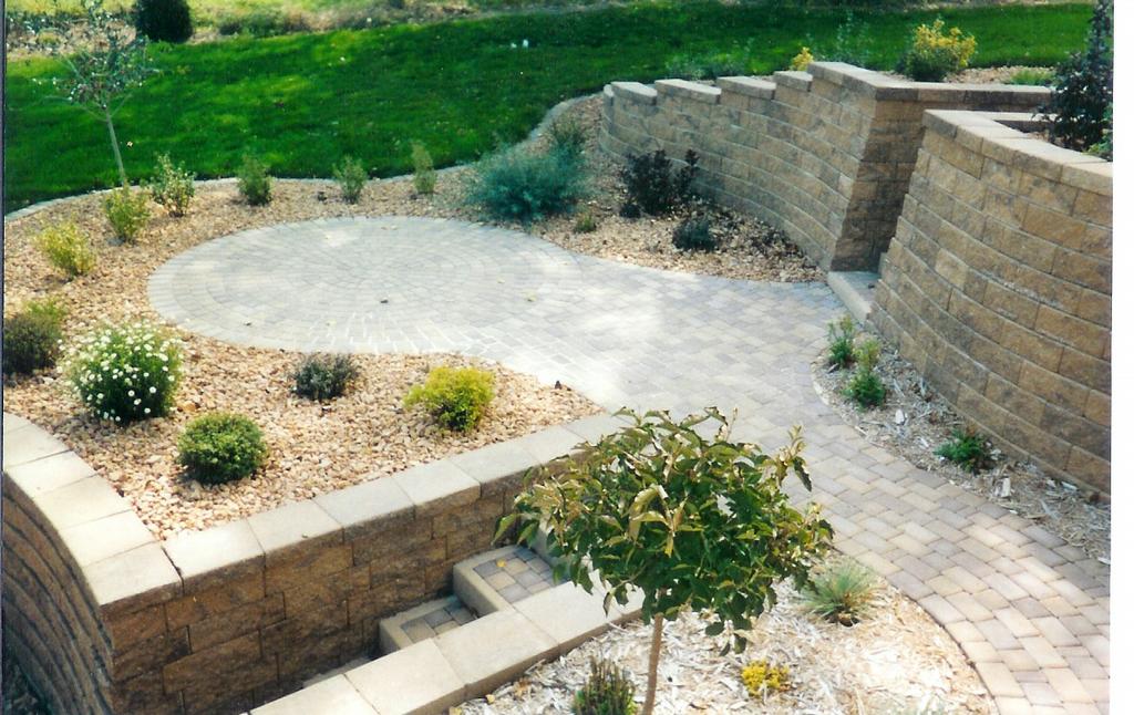 Retaining Walls with Steps Patio & Walkway Plantings from Sequoia